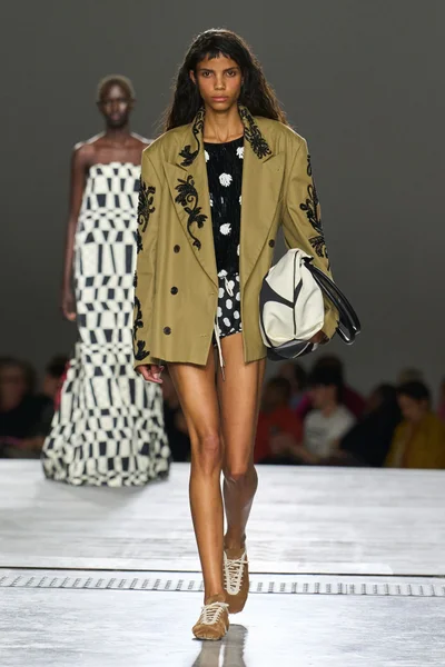 Look 36